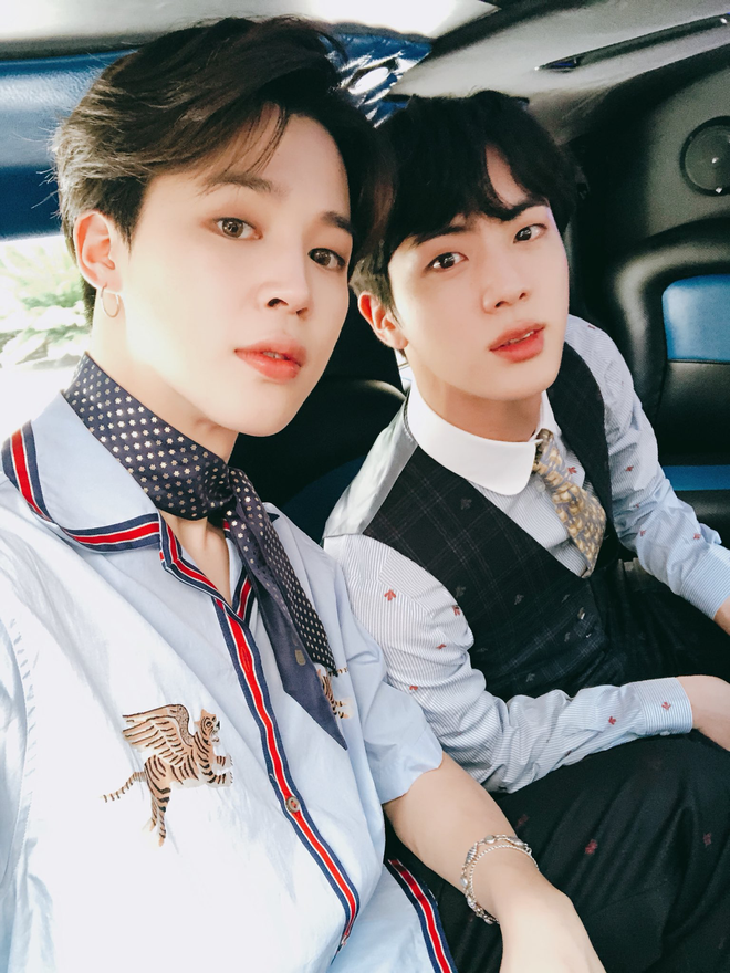 BTS nổi tiếng thân thiết, ai ngờ Jimin bóc phốt Jin từng dọa anh… kiểu gì cũng bị đuổi ngay ngày đầu thực tập - Ảnh 1.