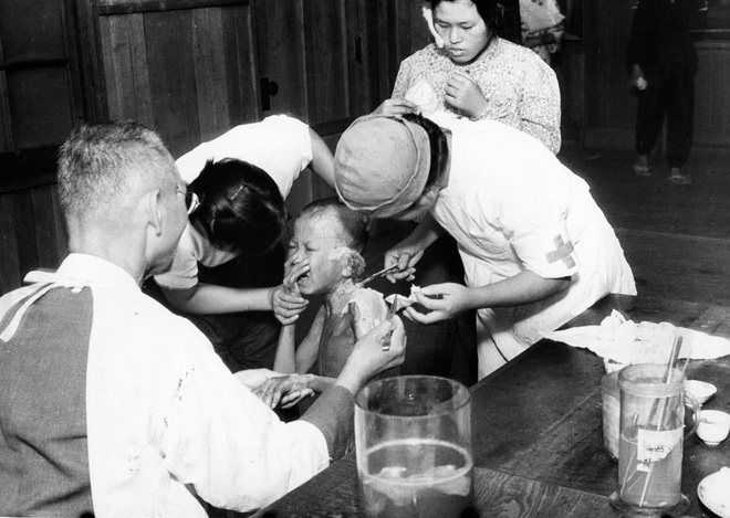 Những hình ảnh hiếm hoi về vụ ném bom nguyên tử xuống Hiroshima và Nagasaki của Nhật Bản, 75 năm vẫn vẹn nguyên nỗi ám ảnh khôn nguôi - Ảnh 20.
