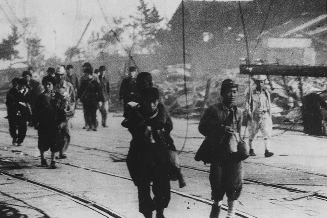 Những hình ảnh hiếm hoi về vụ ném bom nguyên tử xuống Hiroshima và Nagasaki của Nhật Bản, 75 năm vẫn vẹn nguyên nỗi ám ảnh khôn nguôi - Ảnh 21.