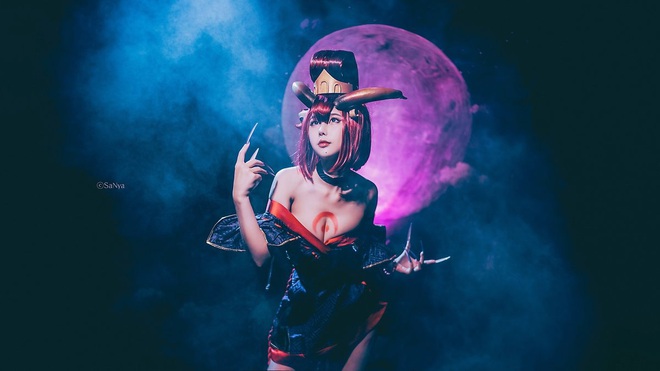 LMHT: Ngất ngây với bộ ảnh cosplay Evelynn Huyết Nguyệt đầy ma mị, sexy - Ảnh 4.