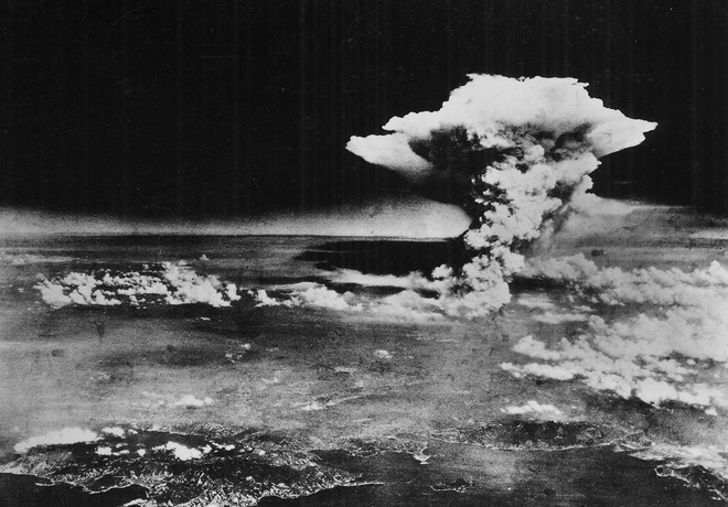 Những hình ảnh hiếm hoi về vụ ném bom nguyên tử xuống Hiroshima và Nagasaki của Nhật Bản, 75 năm vẫn vẹn nguyên nỗi ám ảnh khôn nguôi - Ảnh 9.