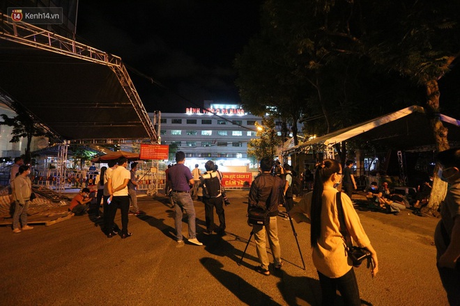 0h ngày 8⁄8: Bệnh viện C Đà Nẵng chính thức kết thúc phong tỏa - Ảnh 2.