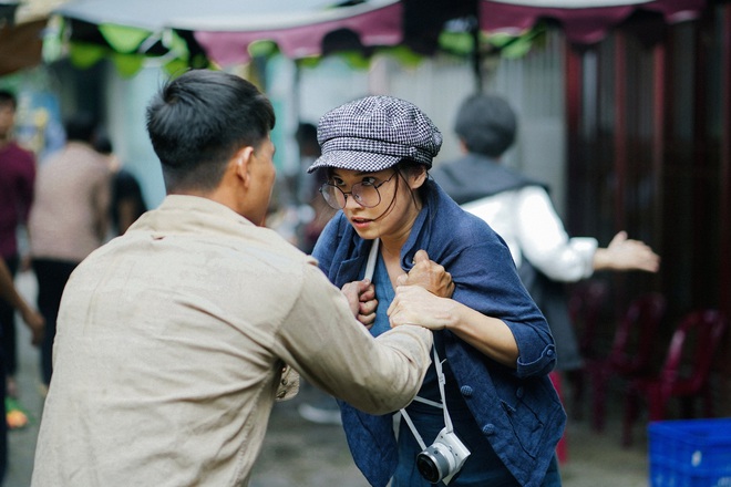 Hoàng Yến Chibi hóa đả nữ bị rượt té khói, lột xác cực mạnh ở phim của Charlie Nguyễn - Ảnh 3.
