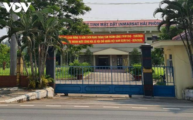 Đổ cột ăng-ten Đ&agrave;i vệ tinh mặt đất Inmarsat ở Hải Ph&ograve;ng, một người tử vong - Ảnh 1.