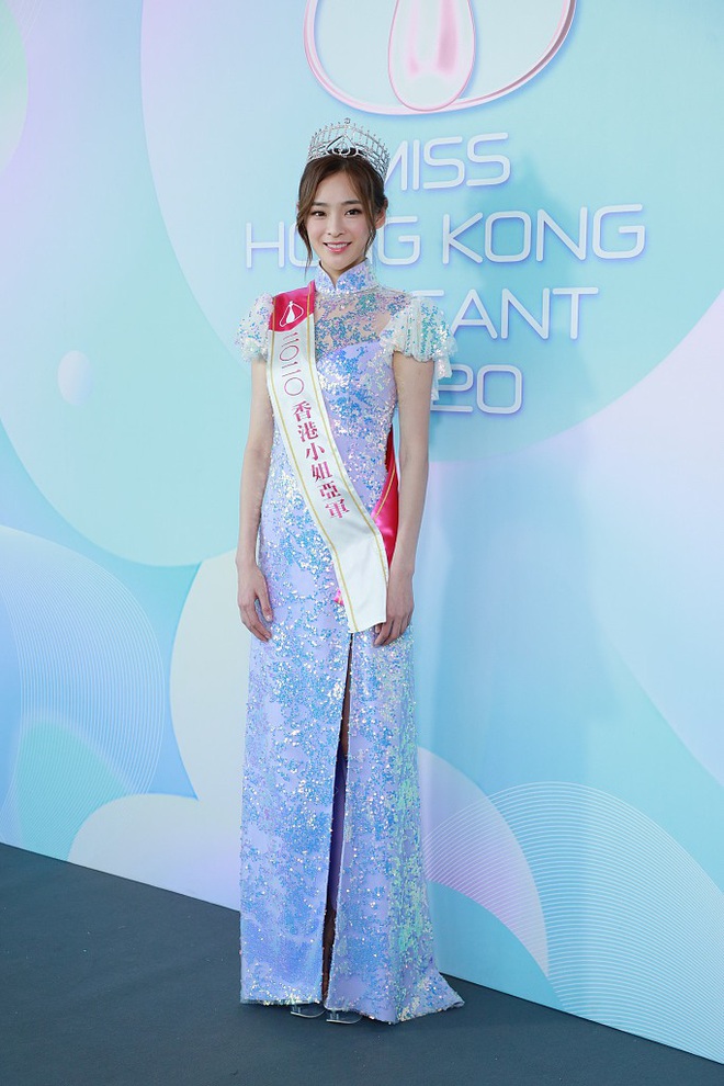 Tranh cãi khoảnh khắc tân Hoa hậu Hong Kong chiều cao hạn chế, lọt thỏm giữa dàn Á hậu trong sự kiện ra mắt đầu tiên - Ảnh 7.