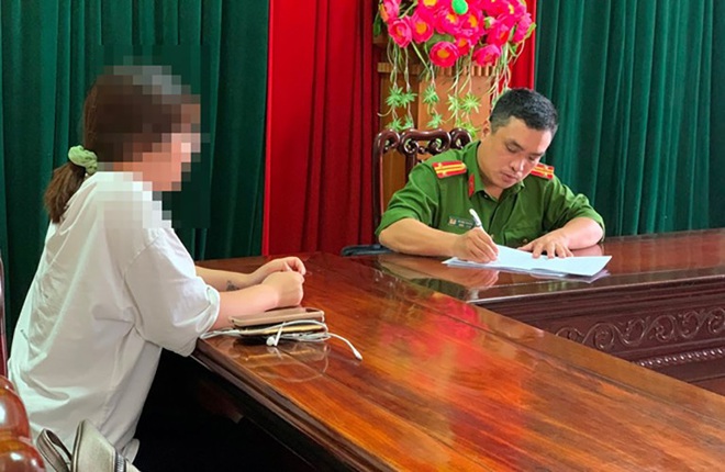 Nhờ mạng x&atilde; hội t&igrave;m cha mẹ, thần may mắn đ&atilde; mỉm cười với c&ocirc; b&eacute; bị bắt c&oacute;c từ năm 13 tuổi - Ảnh 3.