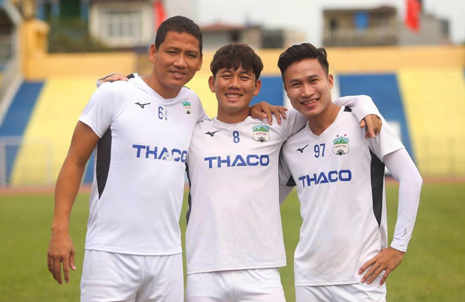 Xu&acirc;n Trường, Văn Thanh bị gọi l&agrave; cục tạ của HAGL - Ảnh 3.