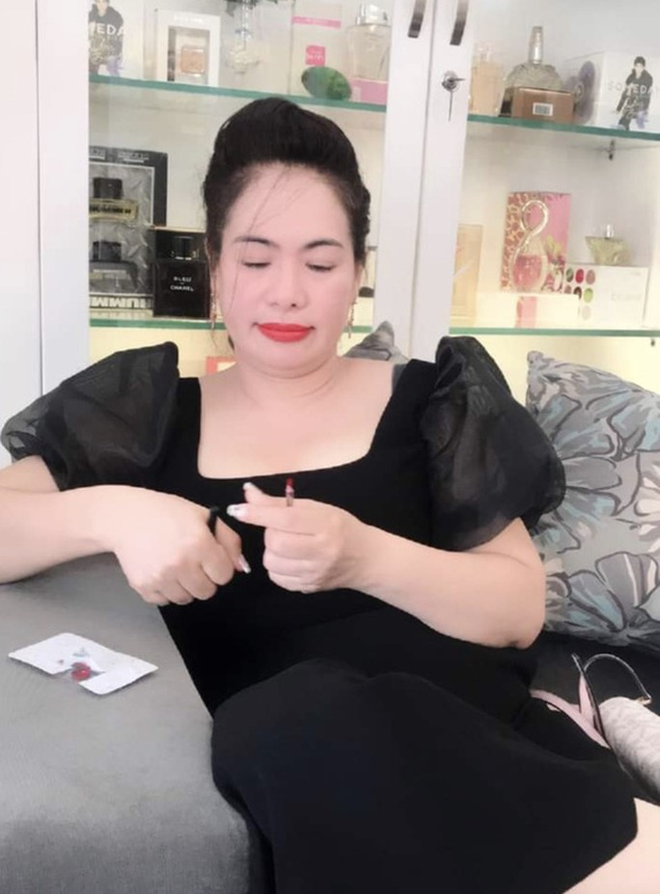 Truy t&igrave;m vợ nguy&ecirc;n Gi&aacute;m đốc Sở Nội vụ bị tố lừa đảo h&agrave;ng trăm tỉ đồng - Ảnh 1.