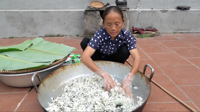 Sốc kh&ocirc;ng chịu được: Th&igrave; ra cũng c&oacute; ng&agrave;y B&agrave; T&acirc;n Vlog l&agrave;m phụ đề clip, lại c&ograve;n l&agrave; tiếng Anh! - Ảnh 6.
