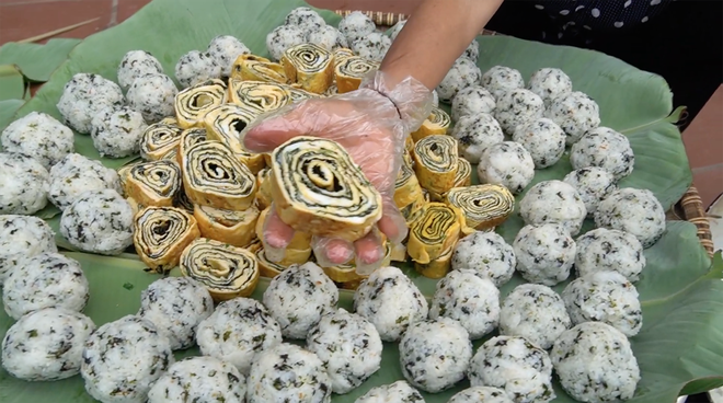 Sốc kh&ocirc;ng chịu được: Th&igrave; ra cũng c&oacute; ng&agrave;y B&agrave; T&acirc;n Vlog l&agrave;m phụ đề clip, lại c&ograve;n l&agrave; tiếng Anh! - Ảnh 7.