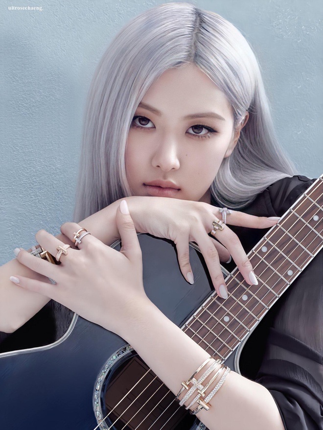 Từ con ghẻ thành con cưng của stylist, Rosé soán ngôi cả Jennie và đàn chị Jessica khi diện vòng cổ kim cương 20 tỷ VNĐ  - Ảnh 2.