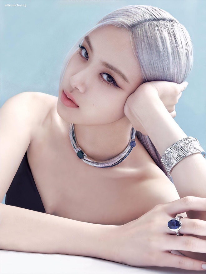 Từ con ghẻ thành con cưng của stylist, Rosé soán ngôi cả Jennie và đàn chị Jessica khi diện vòng cổ kim cương 20 tỷ VNĐ  - Ảnh 1.