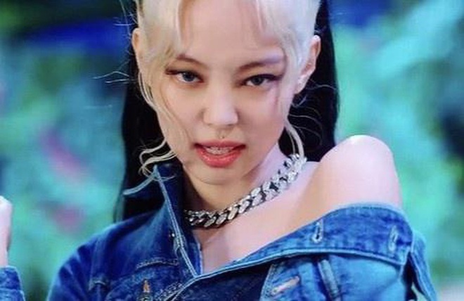 Từ con ghẻ thành con cưng của stylist, Rosé soán ngôi cả Jennie và đàn chị Jessica khi diện vòng cổ kim cương 20 tỷ VNĐ  - Ảnh 6.