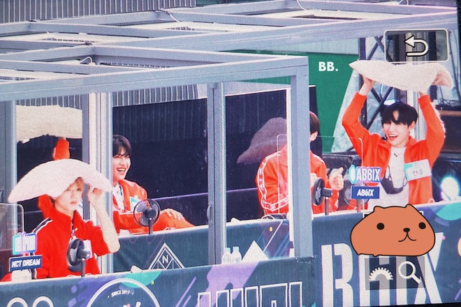 Dàn Idol khổ sở đội mưa khi phải ghi hình cho Đại hội thể thao Kpop ngay trên sân thượng - Ảnh 6.