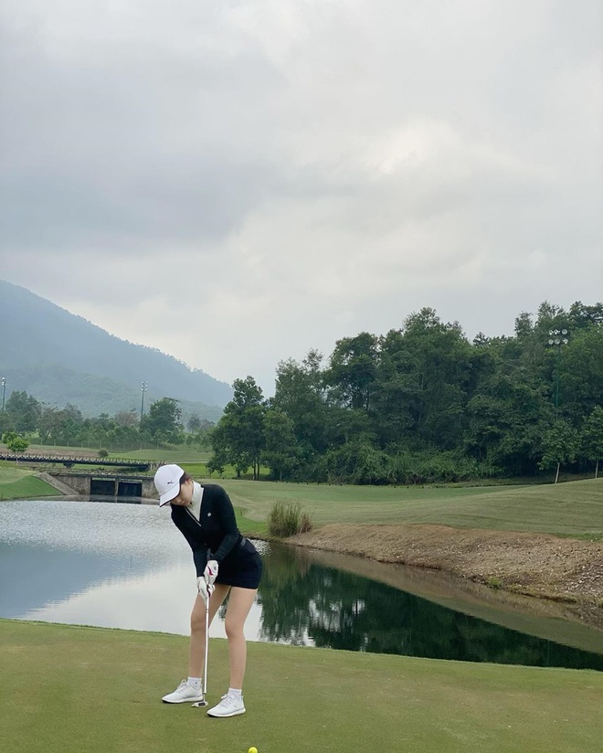 Danh hiệu hot nhất sân golf đang thuộc về gái đẹp RMIT: Xem ảnh nào là muốn đổ rạp ảnh đấy! - Ảnh 8.