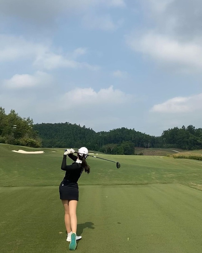 Danh hiệu hot nhất sân golf đang thuộc về gái đẹp RMIT: Xem ảnh nào là muốn đổ rạp ảnh đấy! - Ảnh 9.