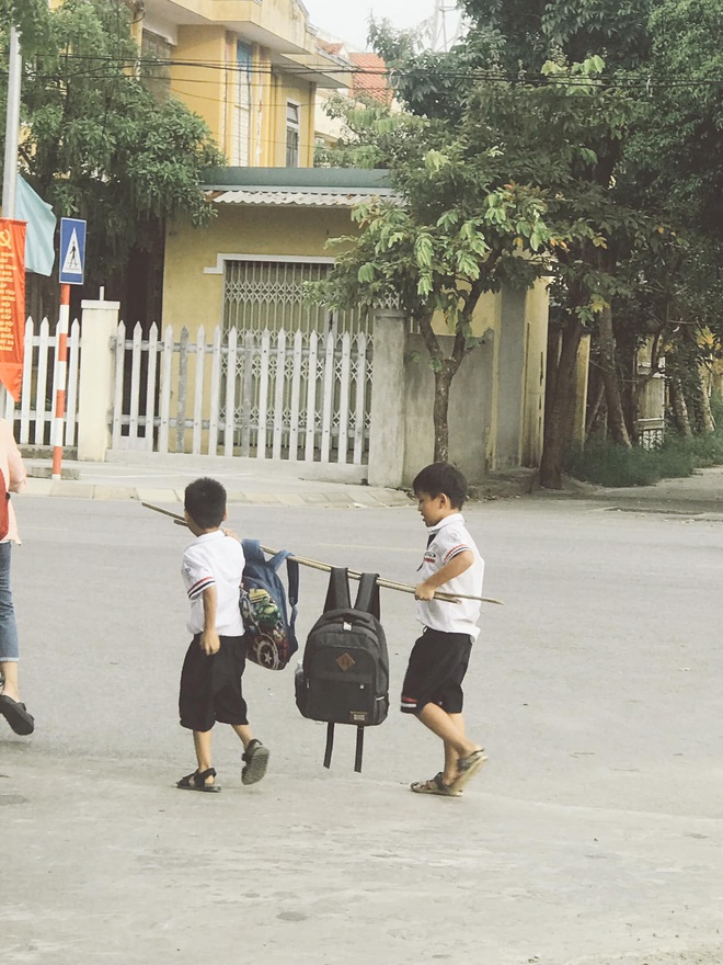 Bạn thân, học sinh tiểu học, \