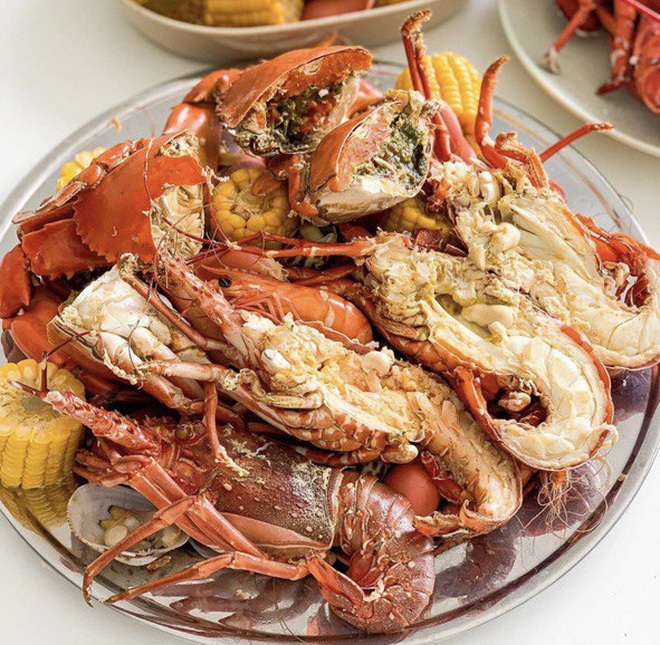 Thường xuyên bị... tào tháo rượt, tăng 10kg kể từ lúc làm food blogger: Ăn Sập Sài Gòn không hề sướng như mọi người nghĩ - Ảnh 1. Thường xuyên bị... tào tháo rượt, tăng 10kg kể từ lúc làm food blogger: Ăn Sập Sài Gòn không hề sướng như mọi người nghĩ - Ảnh 1.
