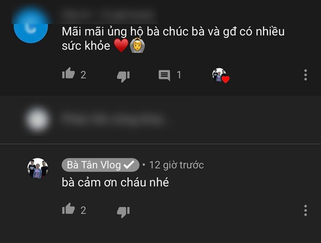 Mẹ con Bà Tân Vlog đều có động thái khác lạ sau vụ lùm xùm nấu cháo gà nguyên lông và bị Bà Lý Vlog “cà khịa” - Ảnh 5. Mẹ con Bà Tân Vlog đều có động thái khác lạ sau vụ lùm xùm nấu cháo gà nguyên lông và bị Bà Lý Vlog “cà khịa” - Ảnh 5.