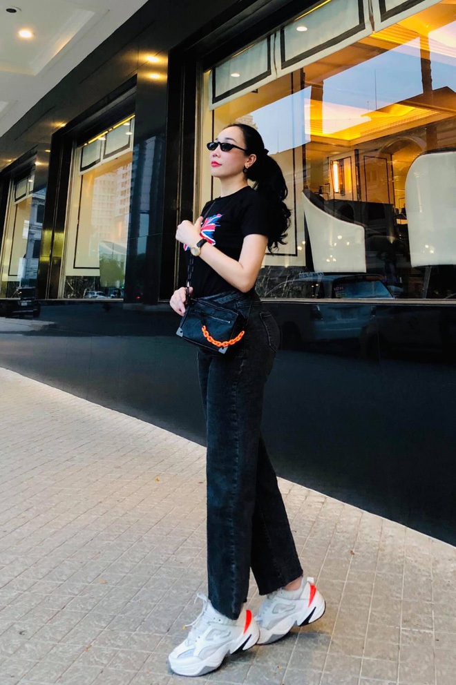 Các "chị mẹ" ngoài 50 vẫn ngỡ chỉ 30: Ảnh ọt cầu kỳ không kém hot girl, chơi với con như hai người bạn - Ảnh 8. Các "chị mẹ" ngoài 50 vẫn ngỡ chỉ 30: Ảnh ọt cầu kỳ không kém hot girl, chơi với con như hai người bạn - Ảnh 8.