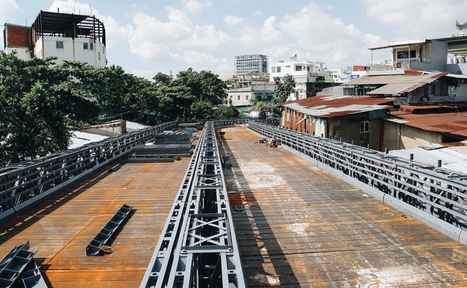 Cận cảnh cầu sắt hiện đại gần 80 tỷ đồng, sắp thay thế bến phà cuối cùng trong nội thành Sài Gòn - Ảnh 7.