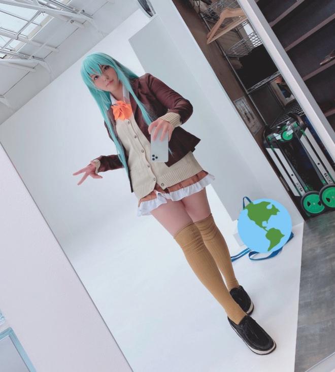 Học nữ cosplayer Nhật bí kíp selfie qua gương cực đỉnh, có lẽ bạn chưa bao giờ nghĩ tới - Ảnh 2.