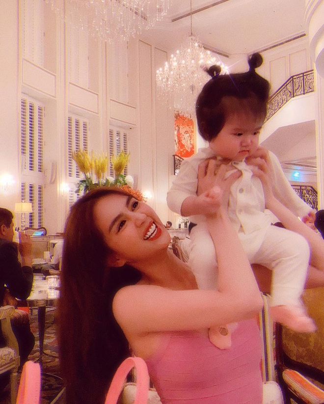 Dàn cháu gái cực phẩm của sao Việt: Lan Ngọc - Ngọc Trinh khoe toàn tiểu mỹ nhân, nhà Trang Nhung có tới 2 thí sinh Hoa hậu - Ảnh 20. Dàn cháu gái cực phẩm của sao Việt: Lan Ngọc - Ngọc Trinh khoe toàn tiểu mỹ nhân, nhà Trang Nhung có tới 2 thí sinh Hoa hậu - Ảnh 20.