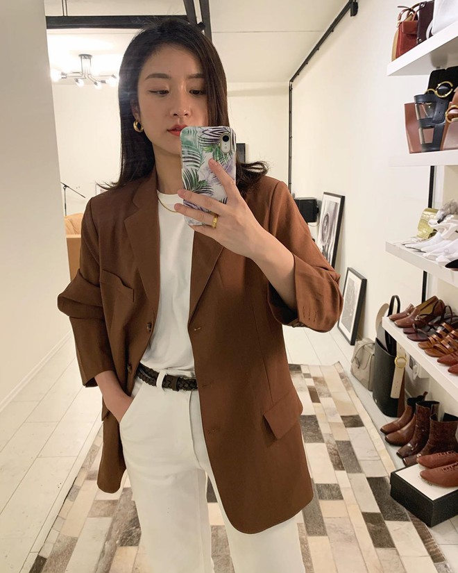 Fashionista xứ Đ&agrave;i tung ra 4 chi&ecirc;u diện blazer hack ch&acirc;n d&agrave;i đỉnh cao d&agrave;nh cho c&aacute;c n&agrave;ng khi&ecirc;m tốn chiều cao - tự h&agrave;o chiều rộng - Ảnh 6.