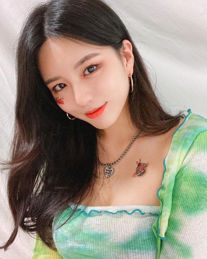 Trời chuyển sang Thu th&igrave; bạn cũng cần đổi c&aacute;ch skincare để da mướt rượt v&agrave; kh&ocirc;ng l&atilde;o h&oacute;a - Ảnh 2.