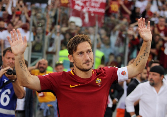 Trải qua 9 tháng hôn mê, fan nữ hồi tỉnh thần kỳ sau khi nghe giọng của Hoàng tử thành Rome Totti  - Ảnh 4.