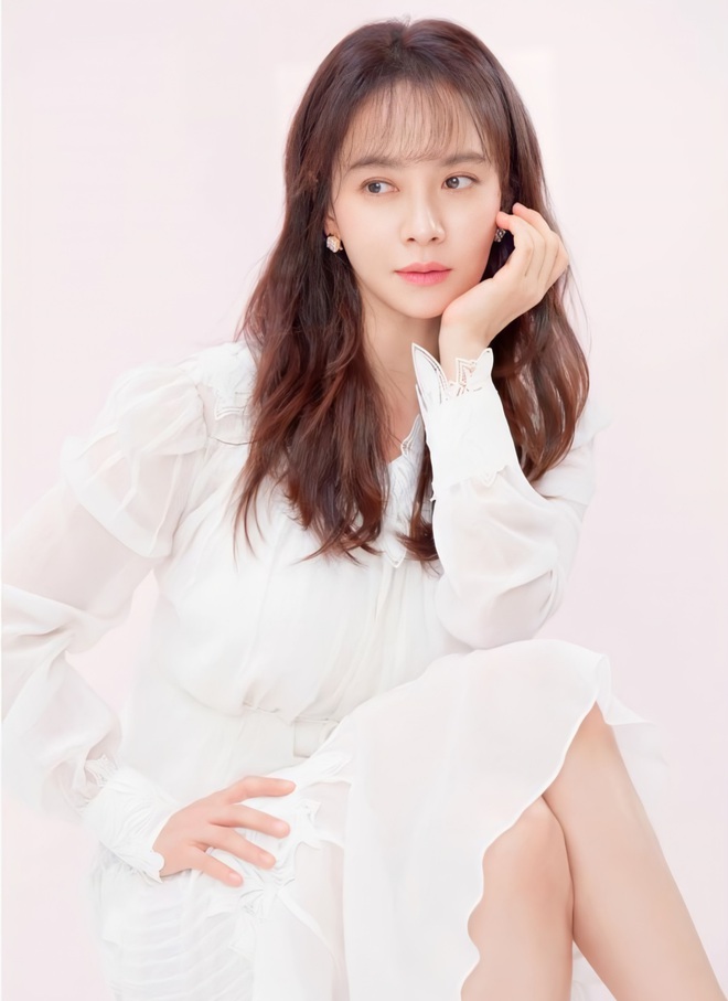 Cắt m&aacute;i sương sương đổi gi&oacute;, mợ ngố Song Ji Hyo g&acirc;y b&atilde;o với diện mạo hack tuổi đỉnh cao: Ai ngờ chị đ&atilde; đạt ngưỡng U40? - Ảnh 2.