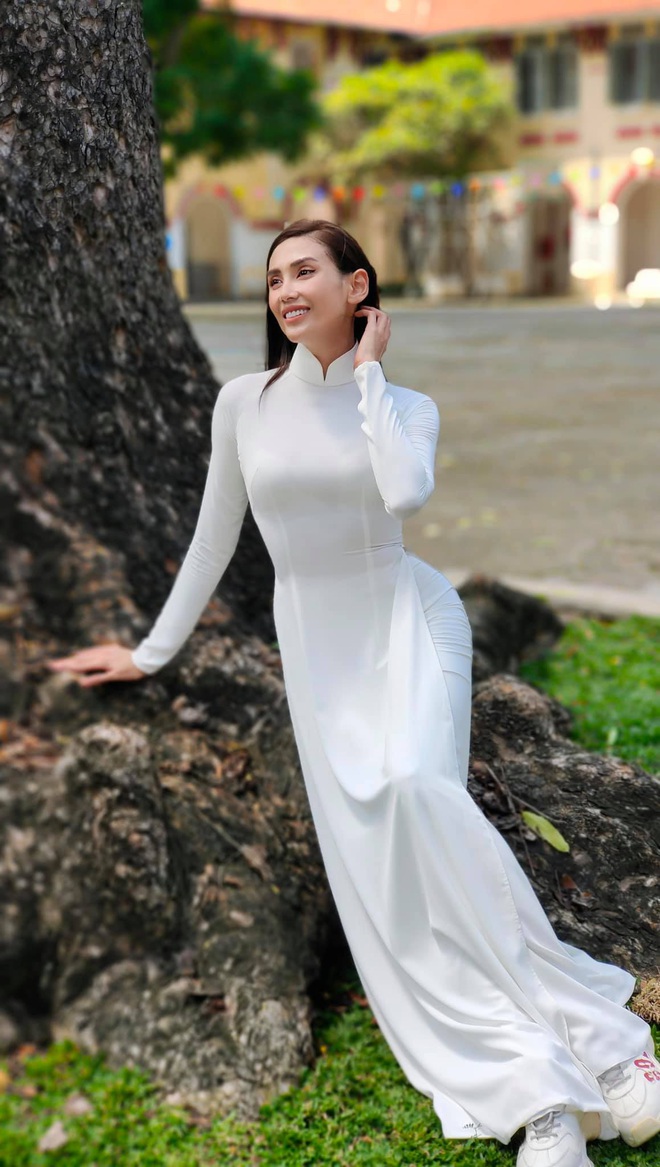 Vo Hoang Yáº¿n Báº¥t Ngá» Tung áº£nh Ao Dai Lá»™t Xac áº£nh Cuá»'i Má»›i Cáº¡n Lá»i