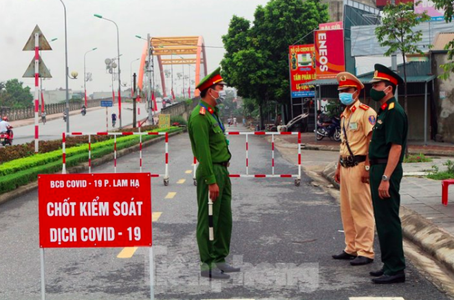 Bệnh nhân ở Hà Nam bất ngờ dương tính SARS-CoV-2 khi sắp xuất viện - Ảnh 3.