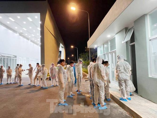 Điều h&agrave;ng chục người khỏe mạnh v&agrave;o chăm 53 trẻ sơ sinh từ H&agrave;n Quốc về phải c&aacute;ch ly - Ảnh 2.
