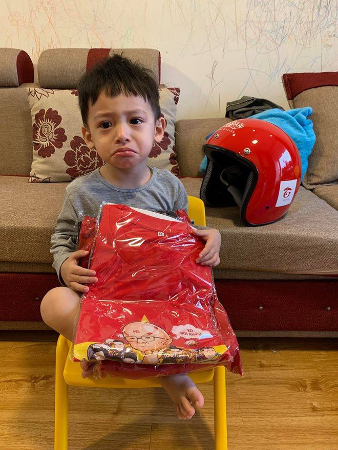 Độ Mixi được donate Đồ Long Đao trấn yểm trẻ tr&acirc;u, cậu con trai T&ugrave;ng S&oacute;i mới 3 tuổi đ&atilde; sở hữu si&ecirc;u xe cực xịn - Ảnh 7.