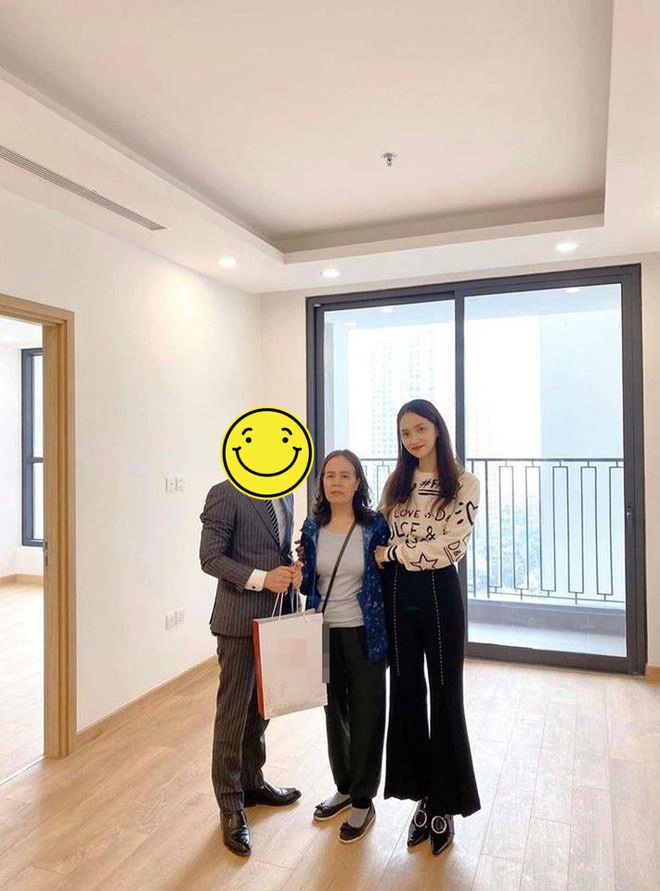 Ngắm trọn cơ ngơi khủng sao Vbiz b&aacute;o hiếu bố mẹ: Quốc Trường tặng nh&agrave; 25 tỷ chưa cho&aacute;ng bằng biệt phủ 10.000m2 L&yacute; Nh&atilde; Kỳ tậu - Ảnh 7.