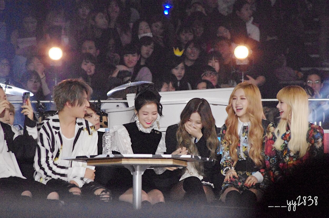 L&yacute; do BLACKPINK trở th&agrave;nh đ&agrave;n em hiếm hoi nhờn được với &ocirc;ng tr&ugrave;m Kpop G-Dragon - Ảnh 10.