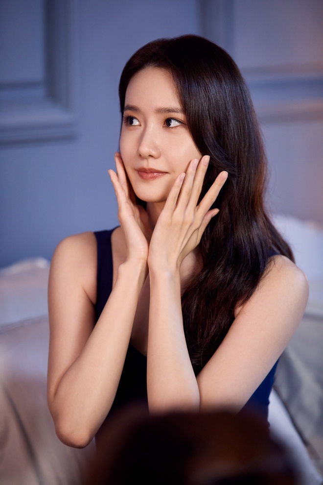 Yoona đã từ em gái quốc dân lên bà hoàng như thế nào? Xem lại 3 thời kỳ làm nàng thơ quảng cáo của cô thì rõ - Ảnh 13.