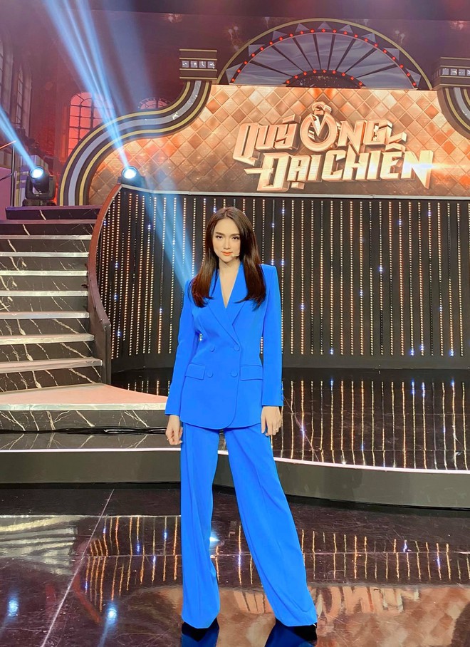 Hương Giang l&uacute;c n&agrave;o cũng chanh sả nhờ diện blazer cực kh&eacute;o, c&aacute;c n&agrave;ng h&oacute;ng ngay để l&ecirc;n hạng phong c&aacute;ch - Ảnh 2.