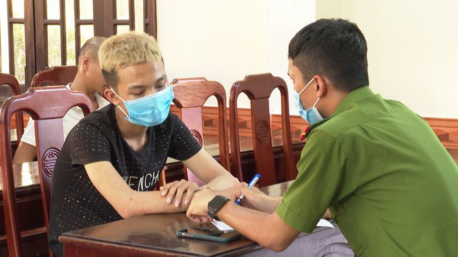 Ph&aacute;t hiện 20 nam nữ thanh ni&ecirc;n l&ecirc;n ti&ecirc;n trong c&ugrave;ng nh&agrave; nghỉ - Ảnh 3.
