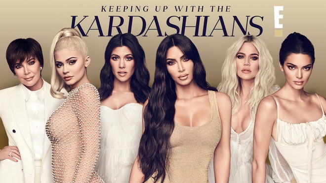 Show nhà Kardashian dừng sau 14 năm, loạt drama chấn động thế giới bị đào lại: Màn nude nhức mắt và hôn nhân 72 ngày của Kim! - Ảnh 2.