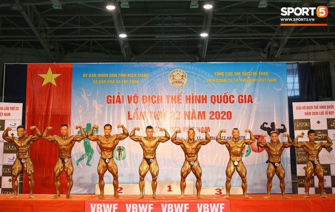 Từ 146 kg, chàng trai béo phì lột xác thành nhà vô địch tuyệt đối ở Giải thể hình danh giá nhất Việt Nam - Ảnh 2.