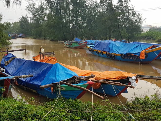  Chùm ảnh: Quảng Trị chạy đua sơ tán dân trước khi bão số 13 đổ bộ  - Ảnh 5.