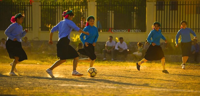 Bộ ảnh thú vị về trận bóng không có thẻ vàng, thẻ đỏ của những phụ nữ dân tộc Sán Chỉ - Ảnh 11.