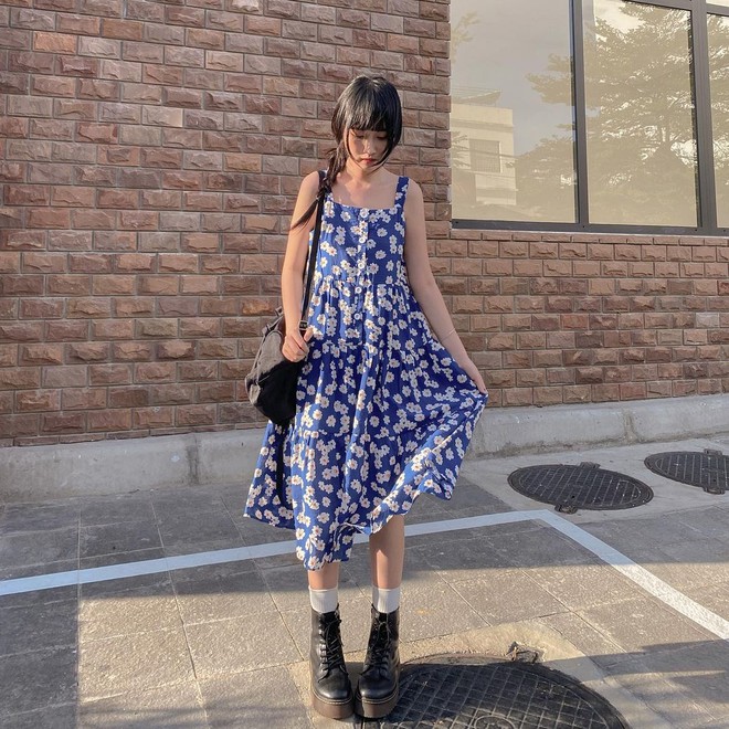 Mix & Phối - Diện đồ đẹp mà không biết chọn giày coi như bỏ: combat boots đang hot rần rần không khó 'xơi' như bạn tưởng - chanvaydep.net 6 Mix & Phối - Diện đồ đẹp mà không biết chọn giày coi như bỏ: combat boots đang hot rần rần không khó 'xơi' như bạn tưởng - chanvaydep.net 6