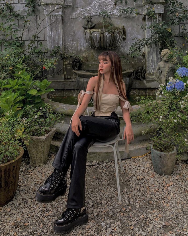 Mix & Phối - Diện đồ đẹp mà không biết chọn giày coi như bỏ: combat boots đang hot rần rần không khó 'xơi' như bạn tưởng - chanvaydep.net 4 Mix & Phối - Diện đồ đẹp mà không biết chọn giày coi như bỏ: combat boots đang hot rần rần không khó 'xơi' như bạn tưởng - chanvaydep.net 4