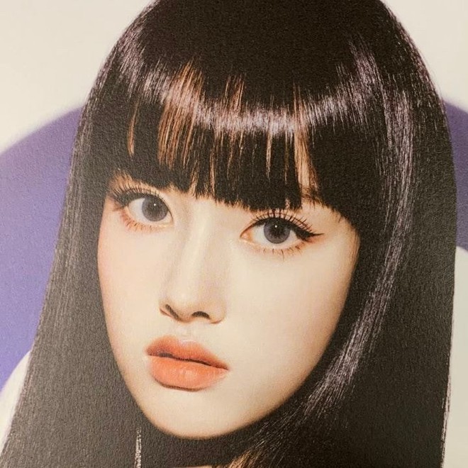 Tân binh để tóc mái đẹp như Lisa (BLACKPINK) giờ khiến cả bạn gái G-Dragon cũng phải khen ngợi, tưởng chị em thất lạc - Ảnh 5. Tân binh để tóc mái đẹp như Lisa (BLACKPINK) giờ khiến cả bạn gái G-Dragon cũng phải khen ngợi, tưởng chị em thất lạc - Ảnh 5.