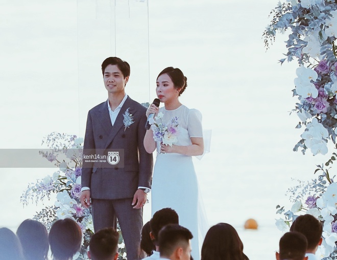 Bộ ảnh hôn lễ đẹp nức nở của Công Phượng - Viên Minh tại Phú Quốc: Nụ cười vỡ òa, cái nắm tay thật hơn bất cứ câu chuyện ngôn tình nào! - Ảnh 4. Bộ ảnh hôn lễ đẹp nức nở của Công Phượng - Viên Minh tại Phú Quốc: Nụ cười vỡ òa, cái nắm tay thật hơn bất cứ câu chuyện ngôn tình nào! - Ảnh 4.