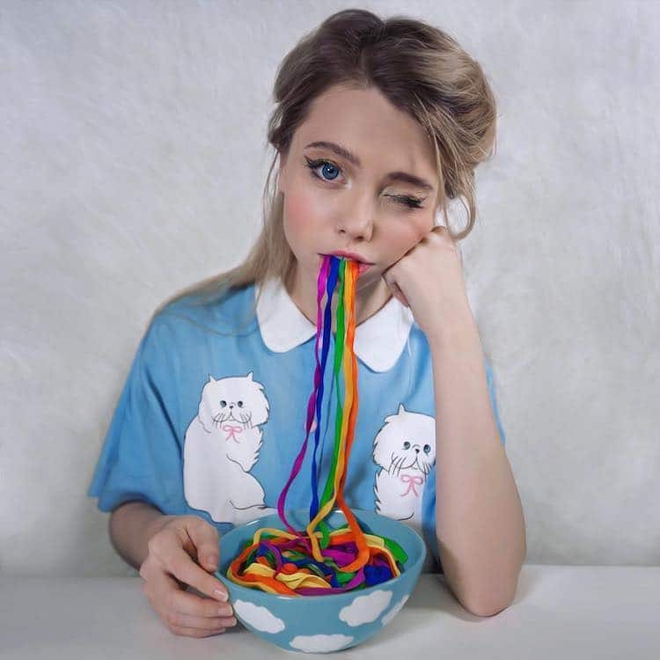 Nàng hotgirl xinh đẹp người Nga sở hữu gần 5 triệu follower trên MXH, vào tài khoản cá nhân ai cũng giật mình vì loạt ảnh quái dị - Ảnh 7.