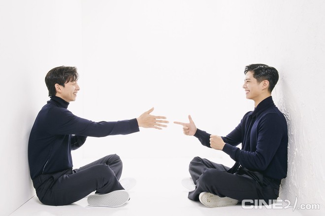 “Nghẹt thở” bộ ảnh cực phẩm Gong Yoo - Park Bo Gum: “Yêu tinh” và nam thần cực tình, fan đau đầu không biết ai soái hơn - Ảnh 5.